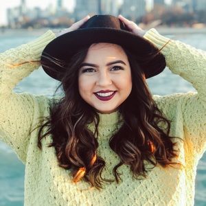 Meet your Posher, Laura